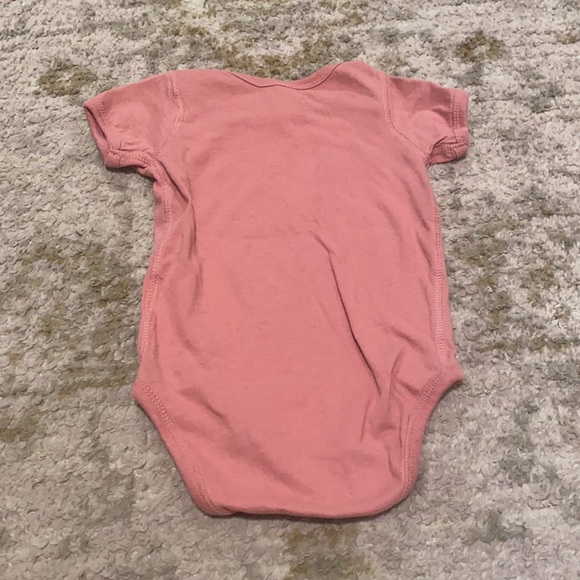 Olive Loves Apple Dark Mauve Easter Honey Bunny Bodysuit Onsie 12M - Picture 4 of 4